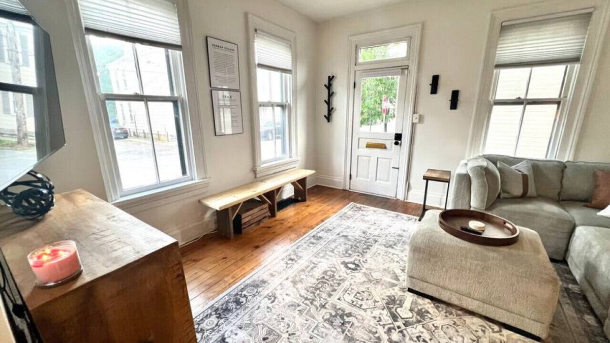 German Village House | 888 Macon (1 bdrm) · Historic German Village home | fenced yard
