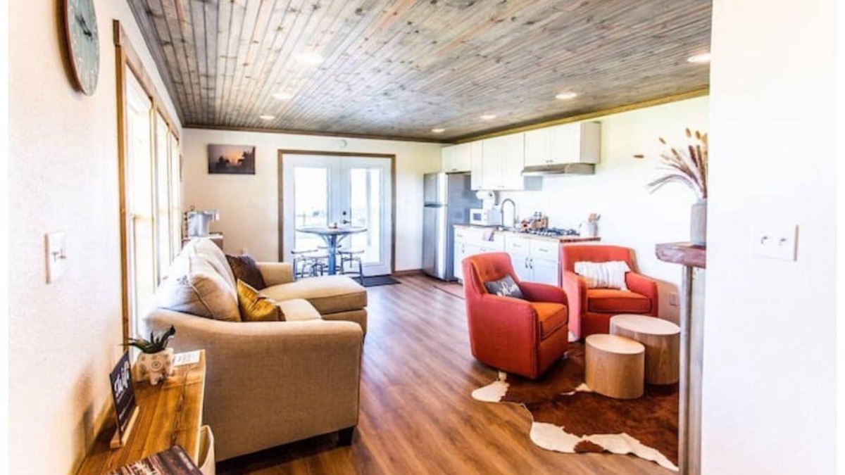 Wills Point House | 88888 Pickleball Ranch - Guest 1 Pickleball play private jacuzzi