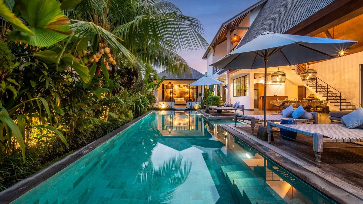 Pererenan Villa | 8BR Group Getaway: Villa Complex Pererenan