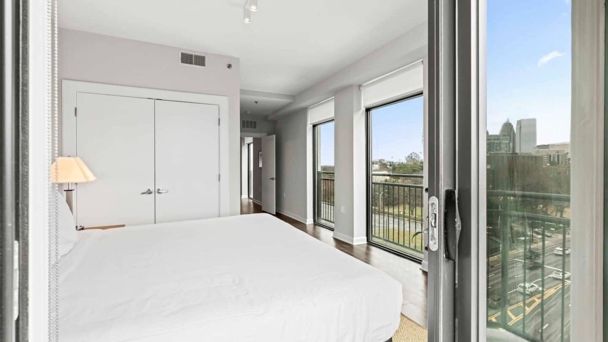 Buckhead House | 8th Floor City View Condo in Midtown Atlanta