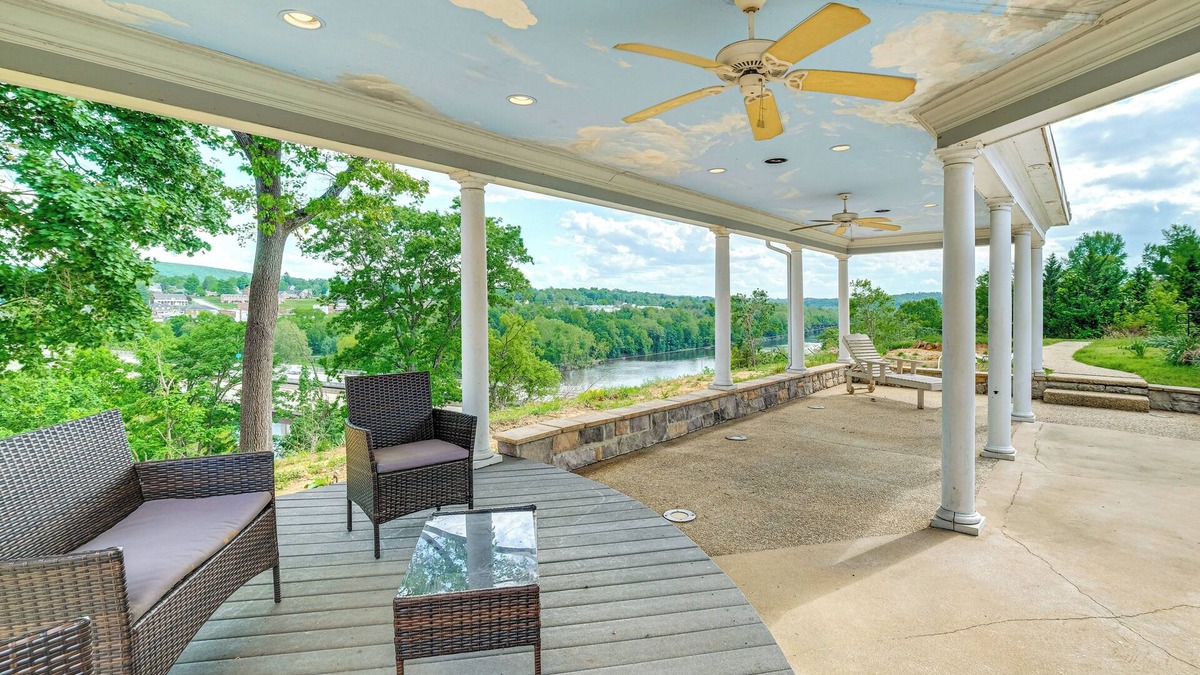 Radford House | 9-Acre New River Retreat Near Radford University