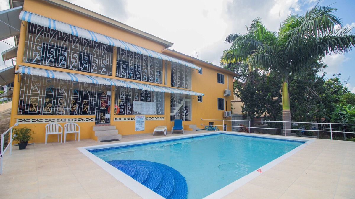 IronShore Estates Villa | 9 bed Villa Montego 10 minute walk to the Beach