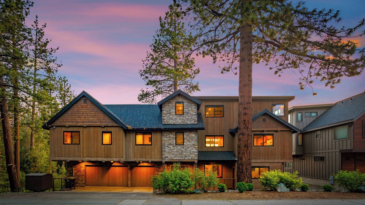 Al Tahoe House | 9 bedroom Luxury Villa by the lake with Indoor Pool