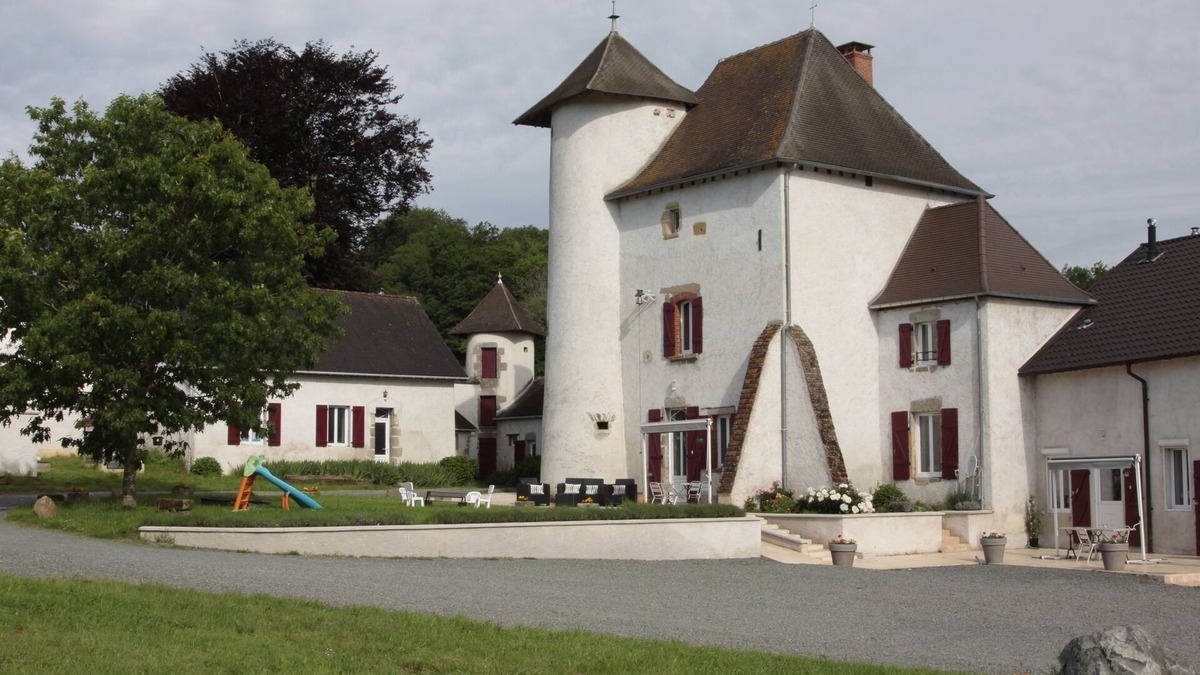 Flety House | 9 bedroom private vacation home in flã©ty