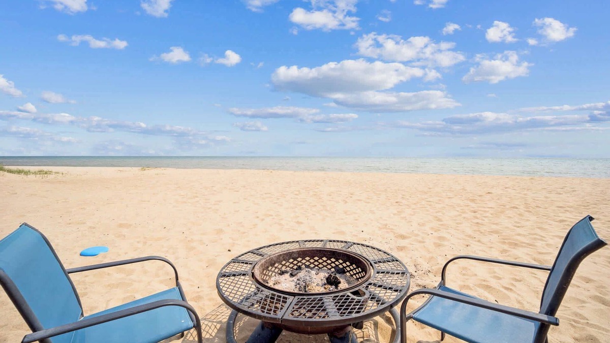 Oscoda Cabin | #9 | Fresh, Modern Studio by Lake