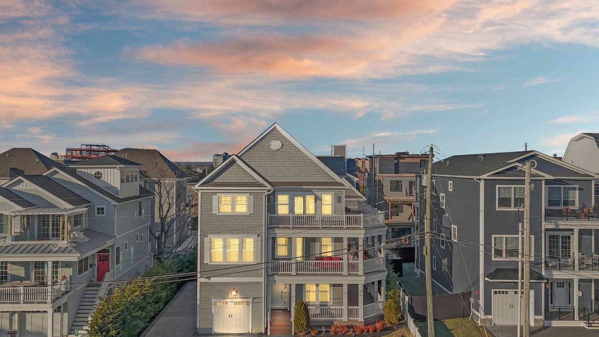 Long Branch House | 9 Guest Beachfront Oasis in Long Branch NJ