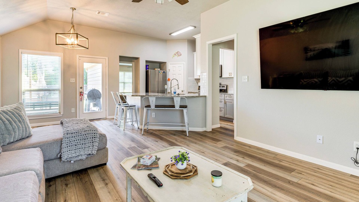 Bryan House | 9 Mi to College Station: Dog-Friendly Home w/Yard