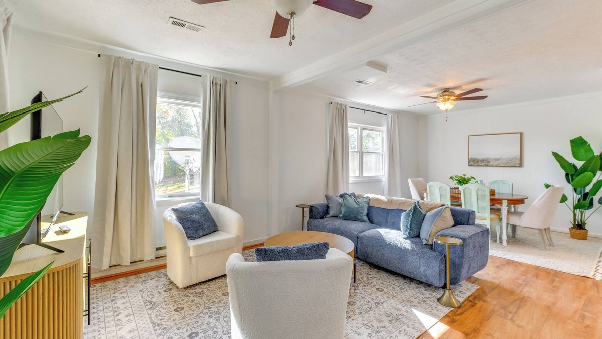 Colonial Beach Cottage | 9 Mi to Colonial Beach: Charming Cottage w/Yard!