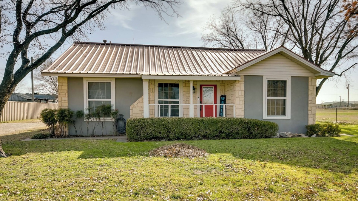 Lubbock House | 9 Mi to Downtown: Lubbock Home w/Yard