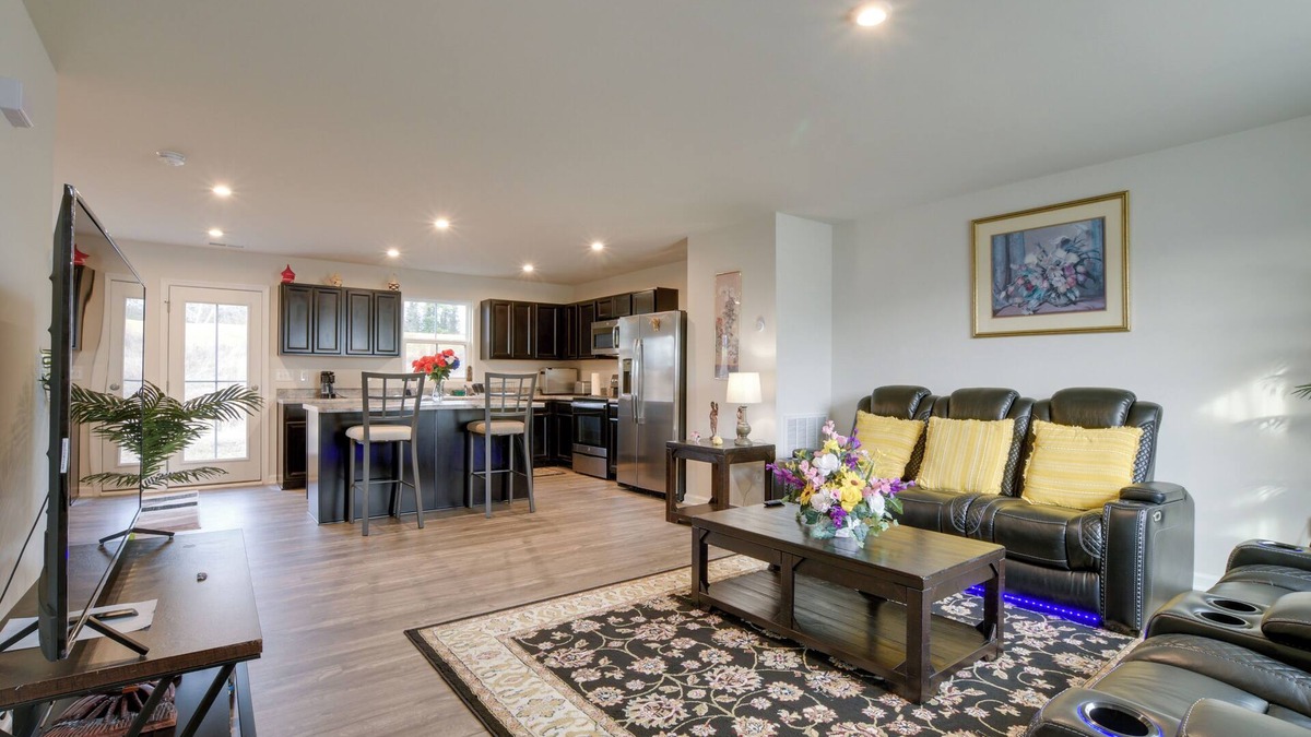 Durham House | 9 Mi to Duke University: Spacious Home w/Yard!