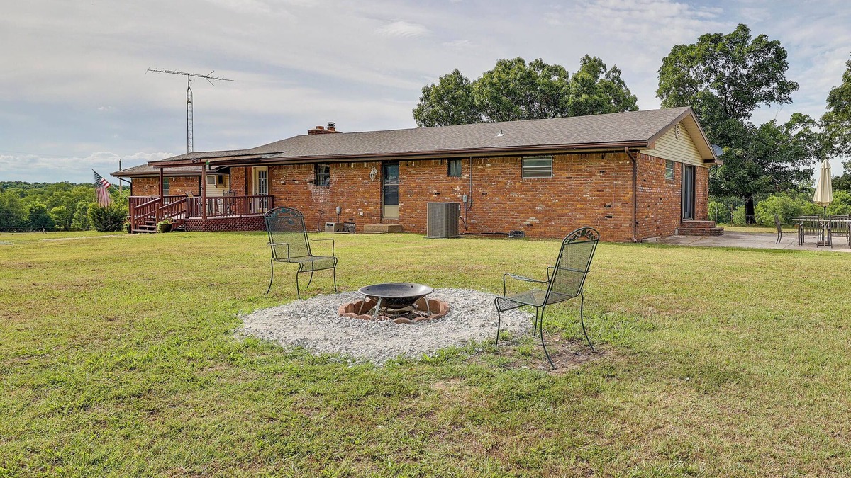 Maysville House | 9 Mi to Grove: Home w/Fire Pit in Southwest City