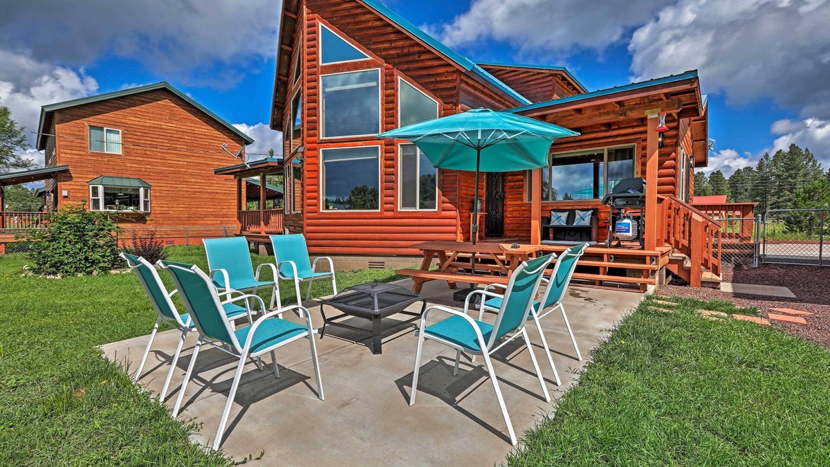 Pinetop Cabin | 9 Mi to Rainbow Lake: Mtn Getaway w/BBQ!