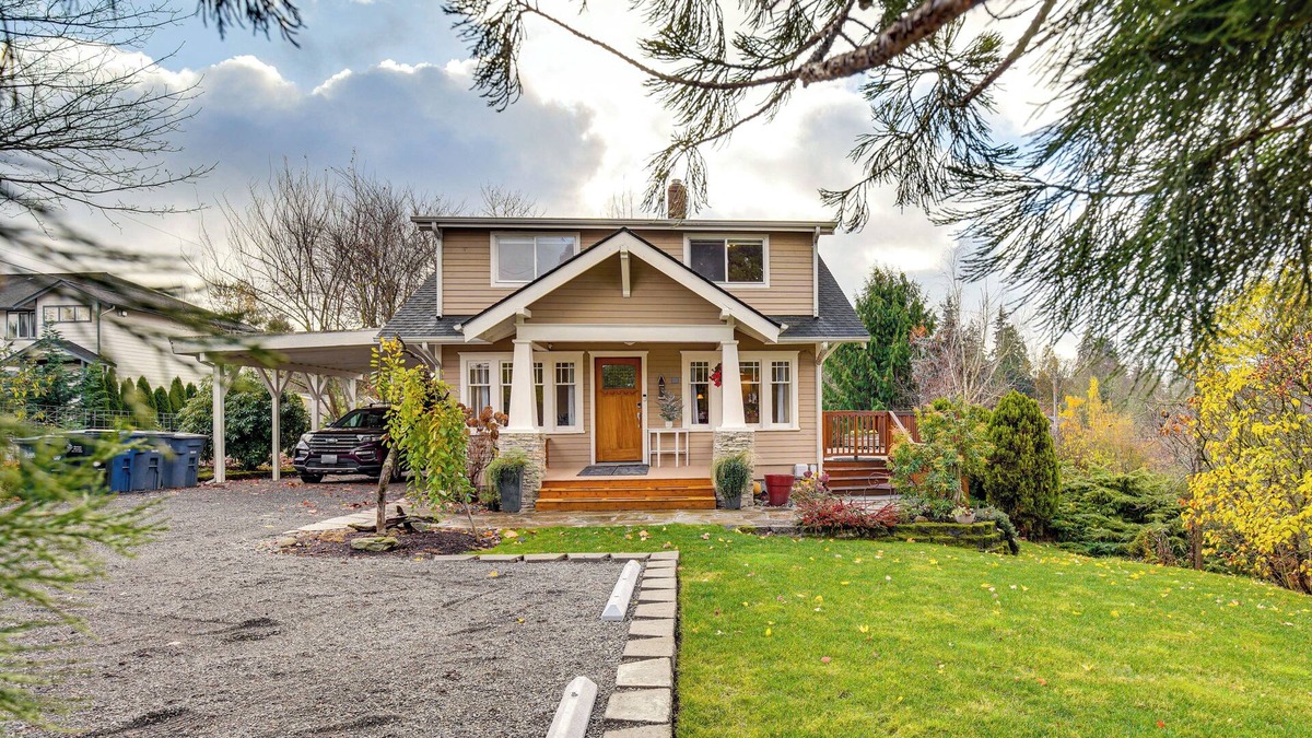 Milton House | 9 Mi to Tacoma: Home w/Deck in Milton!