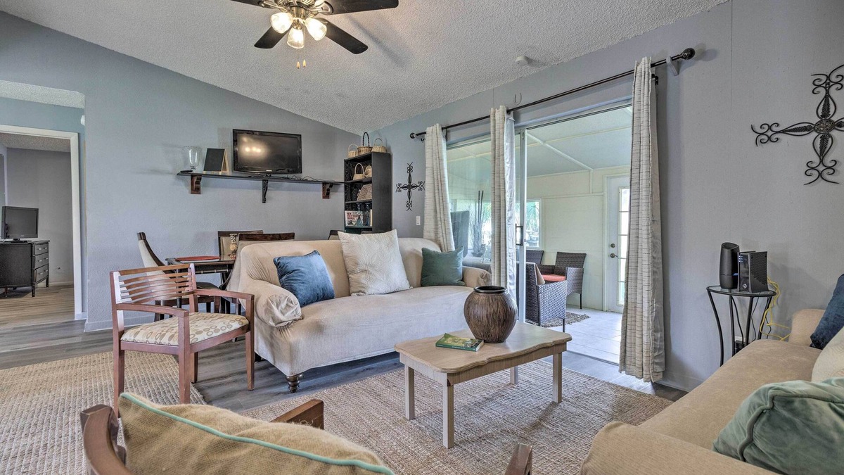 Pine Hills House | ~ 9 Mi to Universal: Orlando Retreat w/Sun Porch!