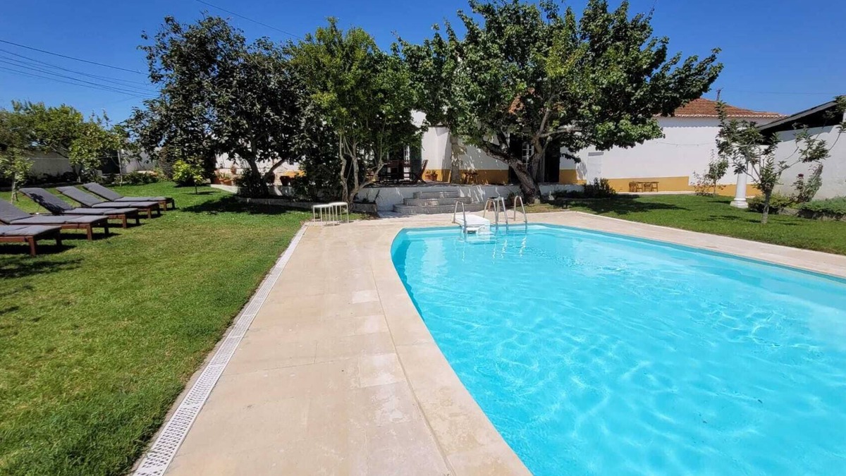 Lourinha Villa | 9 min. from the beaches of the Silver Coast, charming quinta 5 bedrooms + pool