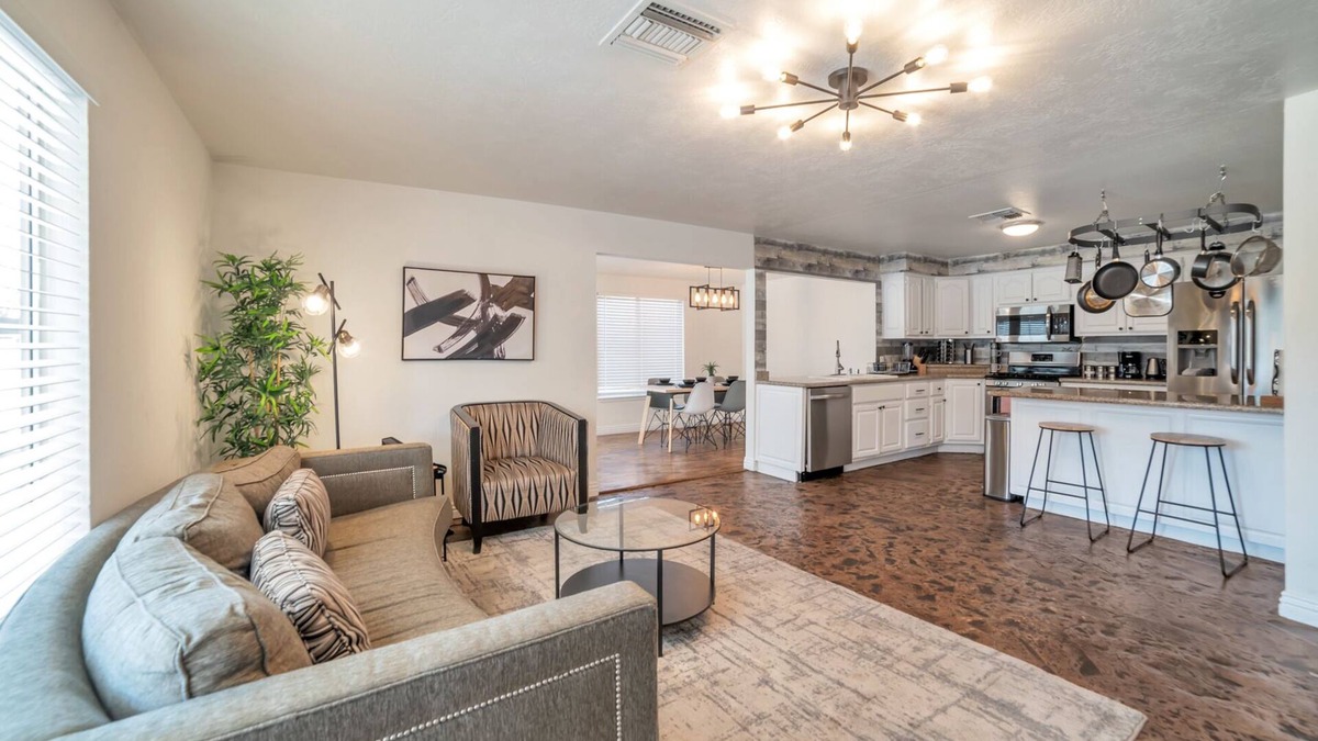 Chinatown Villa | 9 minutes from Las Vegas strip