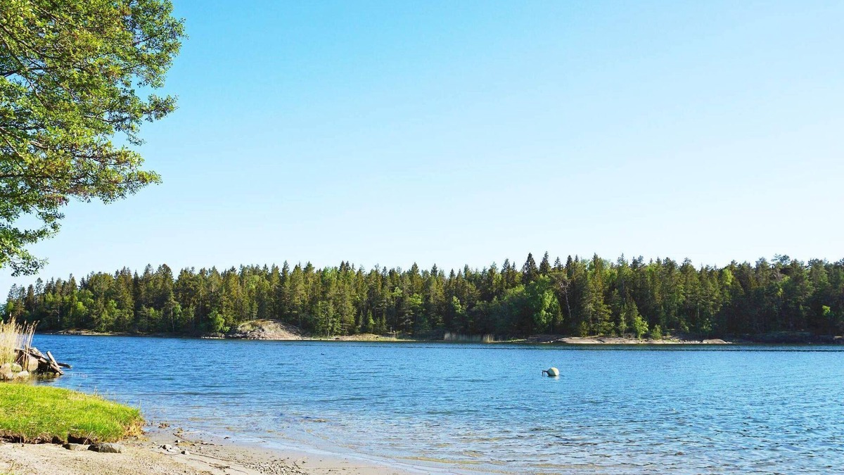 Hallstavik House | 9 person holiday home in HALLSTAVIK