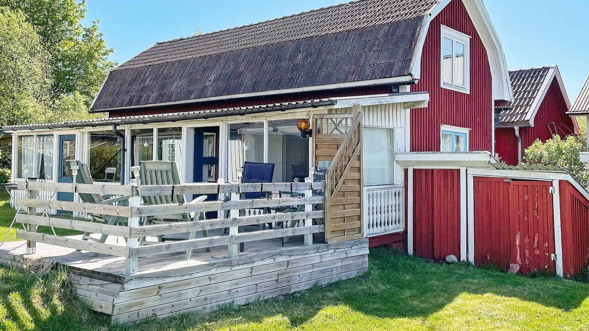 Lysvik House | 9 person holiday home in LYSVIK