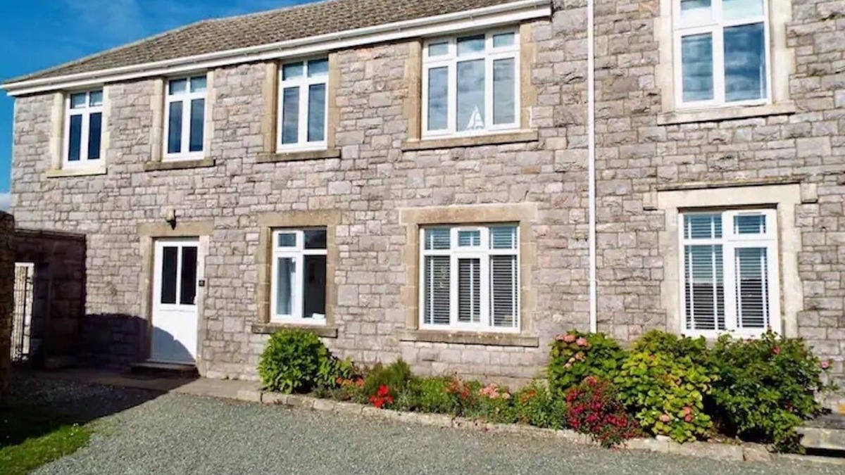 Thurlestone Apartment | 9 The Downs, modern apartment in stunning location in Thurlestone, South Devon