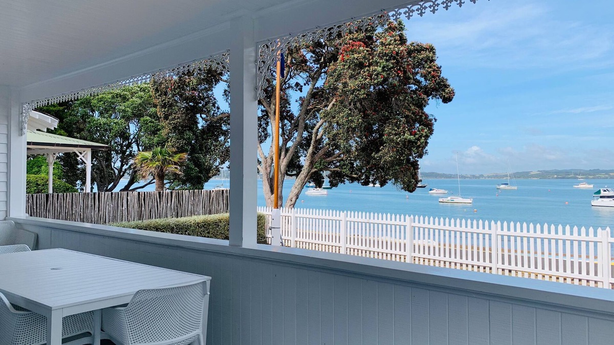 Russell House | 9 The Strand - Waterfront Russell - New Pricing!