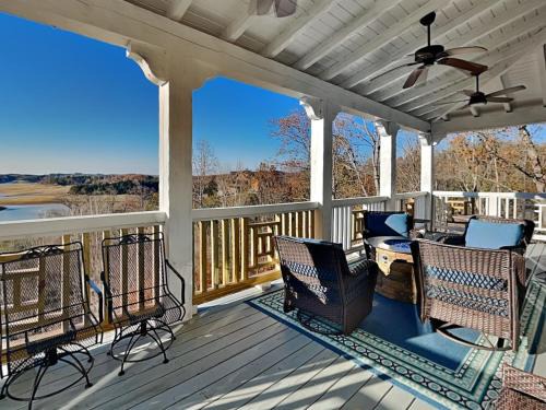 Sevierville House | 9 to 5 Retreat