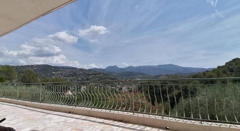 Contes Apartment | 90 m² Apartment ∙ 2 bedrooms ∙ 6 guests