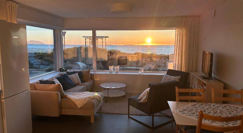 Ulstein Municipality Apartment | 90 m² Apartment ∙ 2 bedrooms ∙ 5 guests