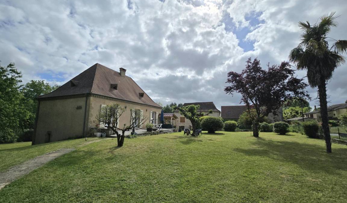 Saint-Chamassy House | 90 m² Gîte ∙ 2 bedrooms ∙ 4 guests