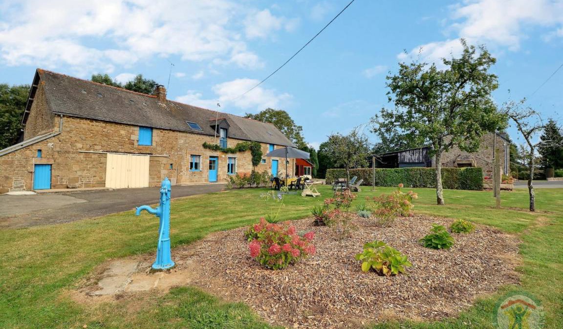 Saint-Marc-le-Blanc House | 90 m² Gîte ∙ 3 bedrooms ∙ 6 guests