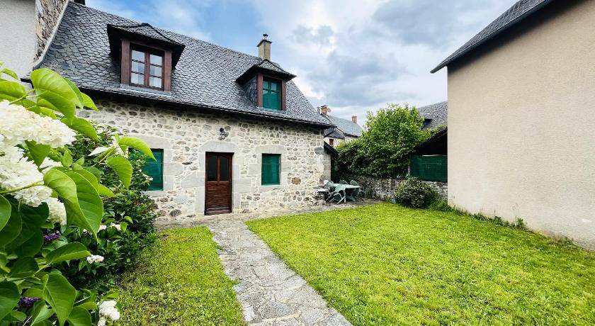 Lanobre House | 90 m² House ∙ 2 bedrooms ∙ 6 guests