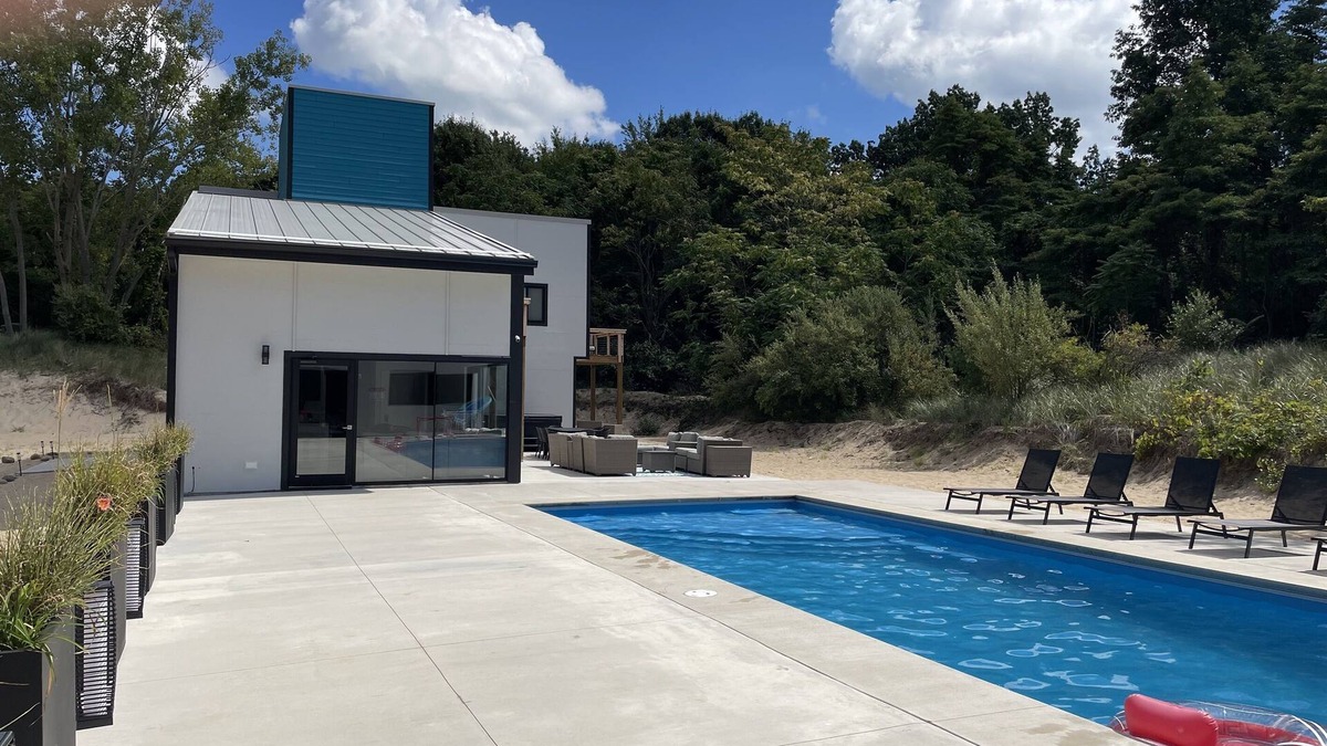 Stevensville House | 90 minutes from Chicago, come enjoy After Dune Delight