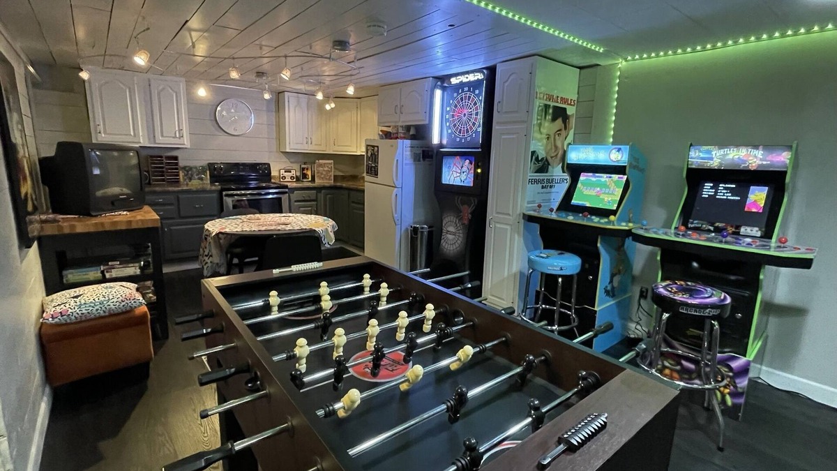Wenonah House | 90's Arcade Oasis⚡️Theater⚡Wifi⚡ Gym ⚡ Sleeps 10!