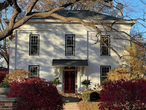 Shelbyville House | 909 & Vine Photo Worthy Home With Pool