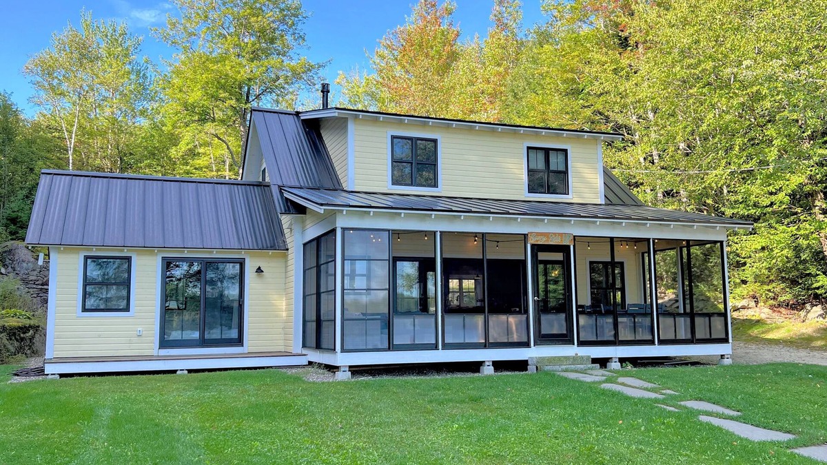Whitefield House | 91WR Lake vibes and views at this waterfront home in the White Mountains! Dog Friendly!