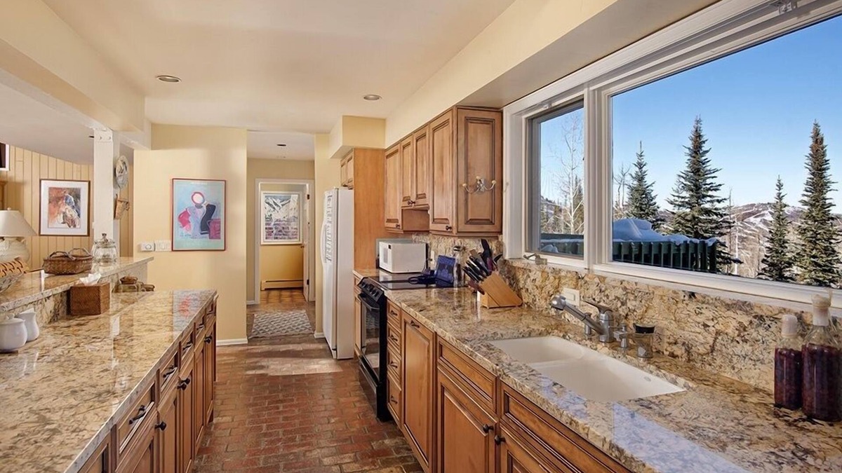 Snowmass Village House | 921 Faraway 5 Bedroom Home by RedAwning