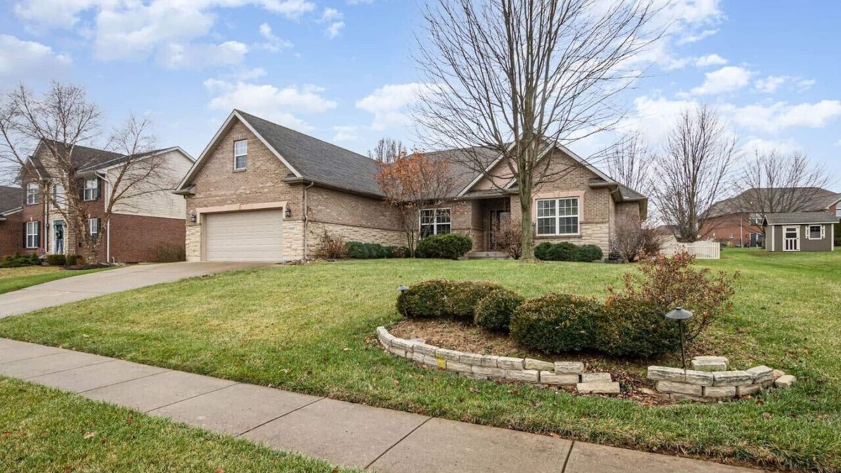 Centerville House | 9287 Maxwells Crossing · New! Large home in Great suburban neighborhood.