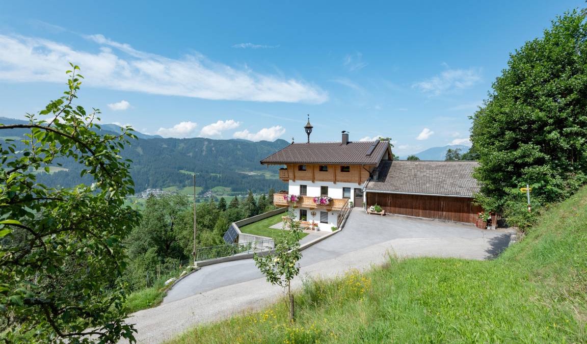 Kirchbichl Apartment | 95 m² Apartment ∙ 4 bedrooms ∙ 10 guests