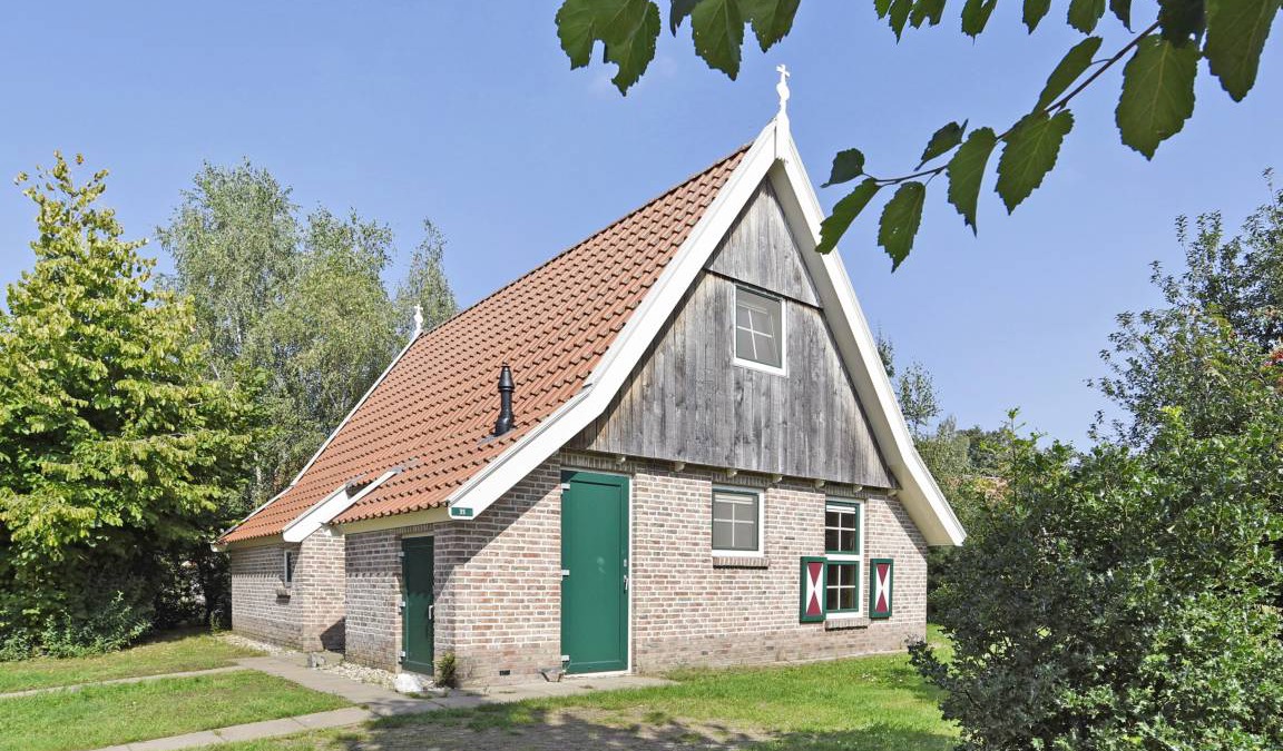 Municipality of Hellendoorn House | 95 m² Bungalow ∙ 2 bedrooms ∙ 4 guests