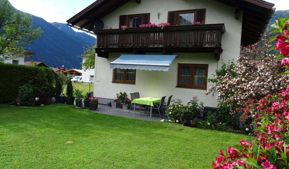 Umhausen House | 95 m² House ∙ 2 bedrooms ∙ 5 guests
