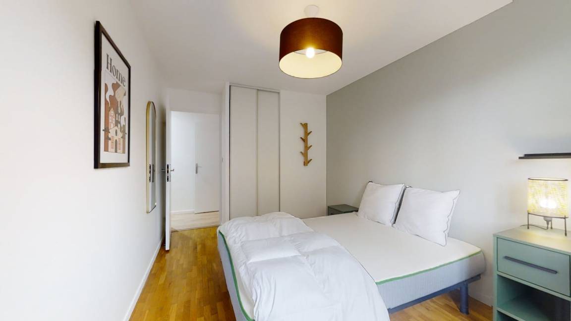 8th Arrondissement Resort | 96 m² Private room ∙ 1 bedroom ∙ 2 guests