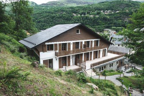 Ax-les-Thermes Apartment | 97 m² Apartment ∙ 3 bedrooms ∙ 8 guests
