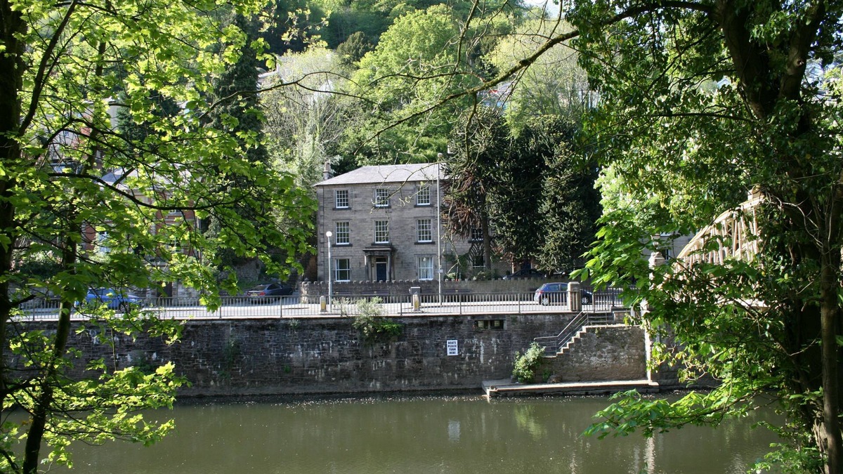 Matlock Bath Cottage | 98 Fountain Villas - sleeps 16 guests in 7 bedrooms