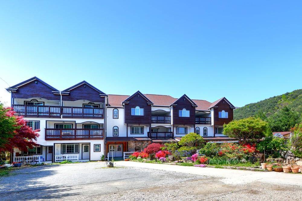 Seolcheon-myeon House | 99 m² Motel ∙ 8 guests