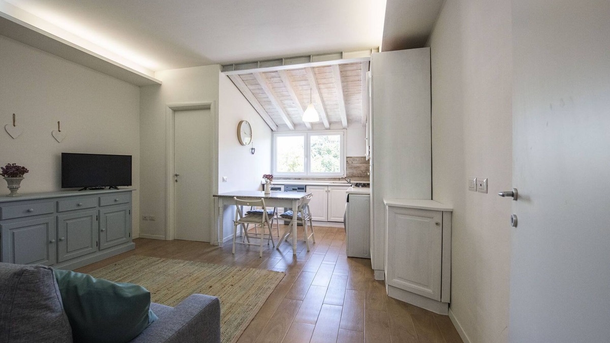 Palombina Nuova Apartment | 99 Via Esino Appartamento