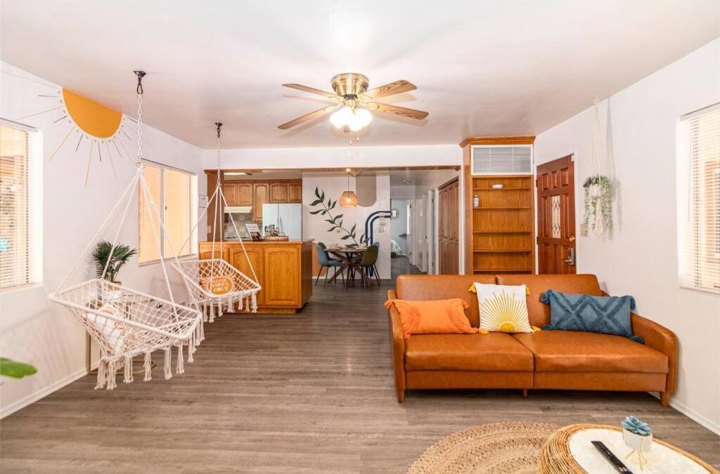 South Redlands House | 9min to Univ of Redlands Spacious Boho Home 5min to Downtown DISCOUNTS