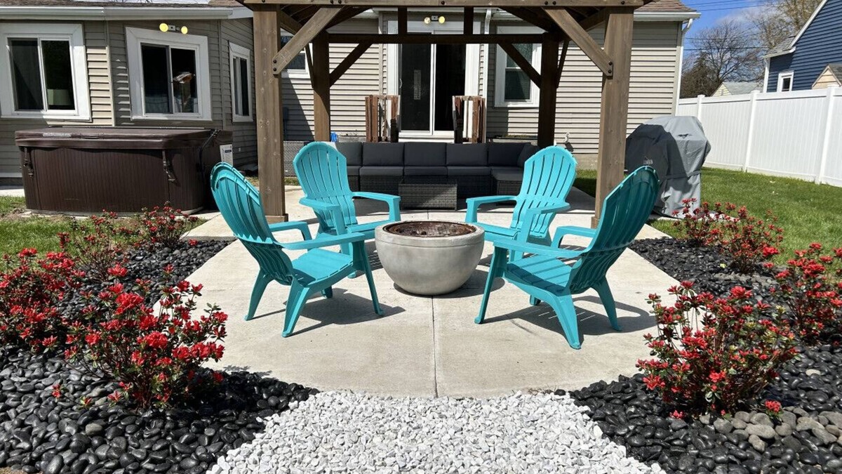 Grand Rapids House | 9mins to Downtown GR | Hot Tub | Fire Pit | Pet Friendly | Foos Ball | Ping Pong