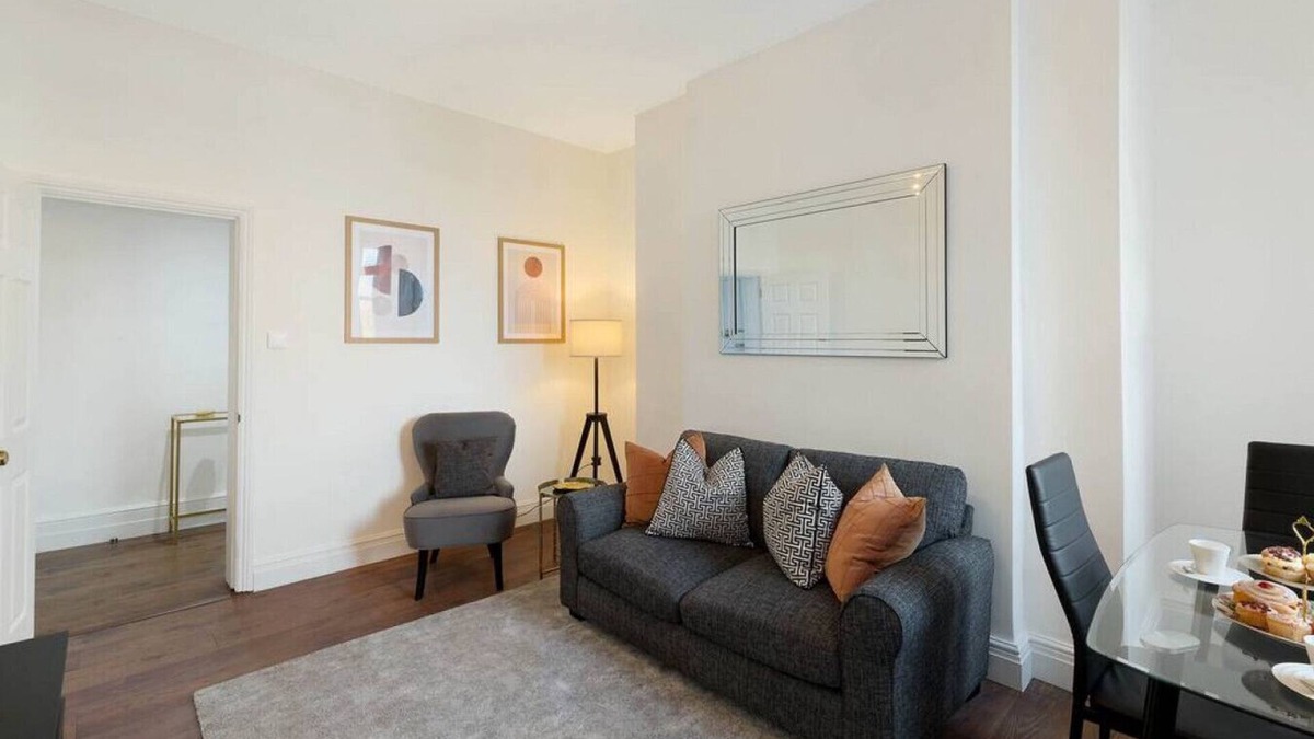 Redcliffe Apartment | 9MM · Luxury Chelsea Flat