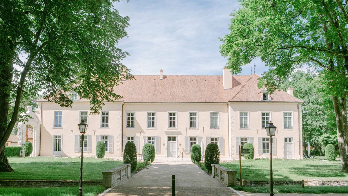 Saint-Loup-Geanges Other | A 10 km de Beaune - Le Château de Maizières