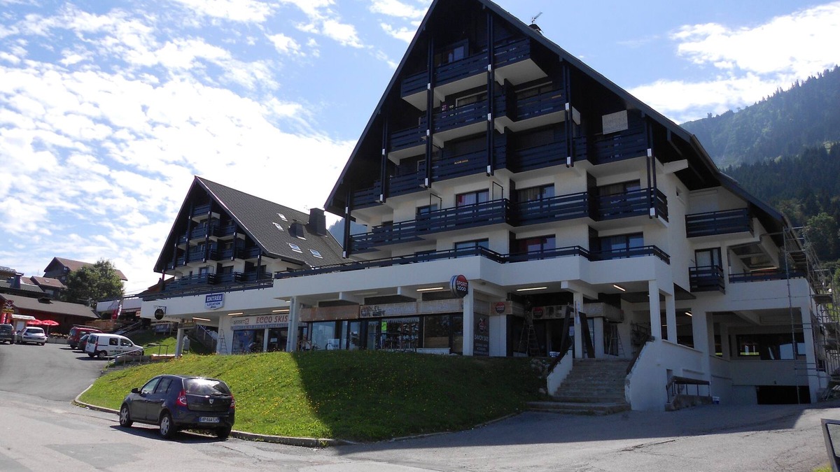 Thollon-les-Memises Apartment | A 12 km from EVIAN quiet appt with south balcony in Thollon stats center