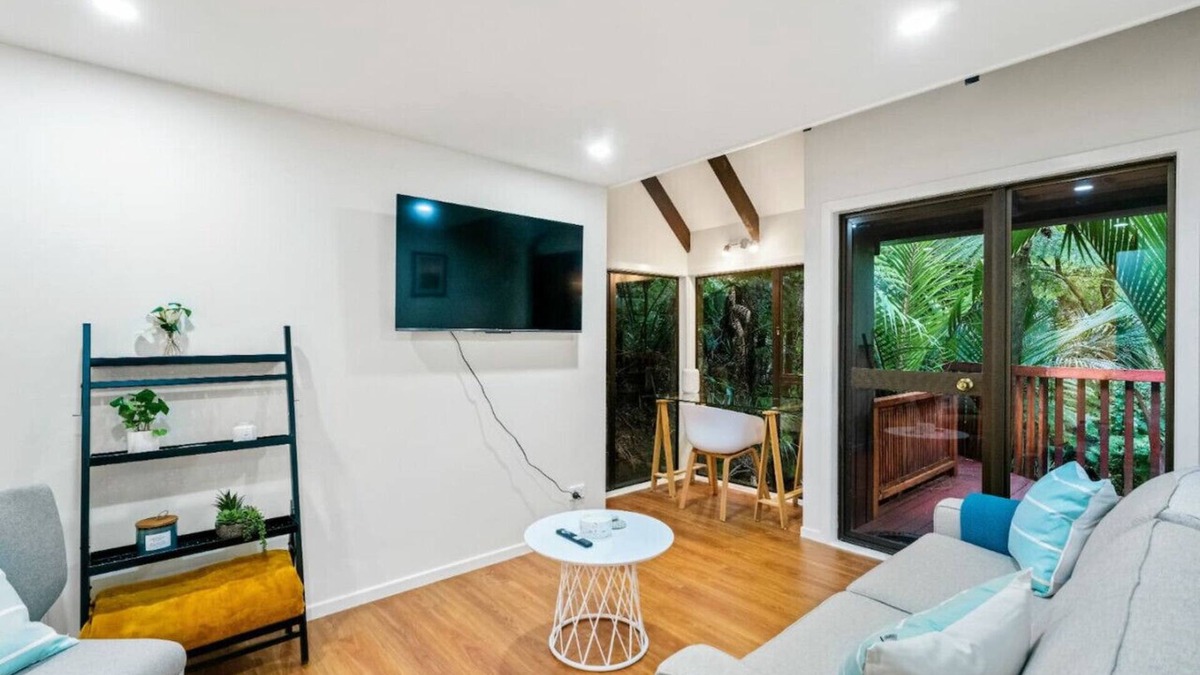 Titirangi Apartment | A 1BR slice of Titirangi Heaven | WiFi | Netflix